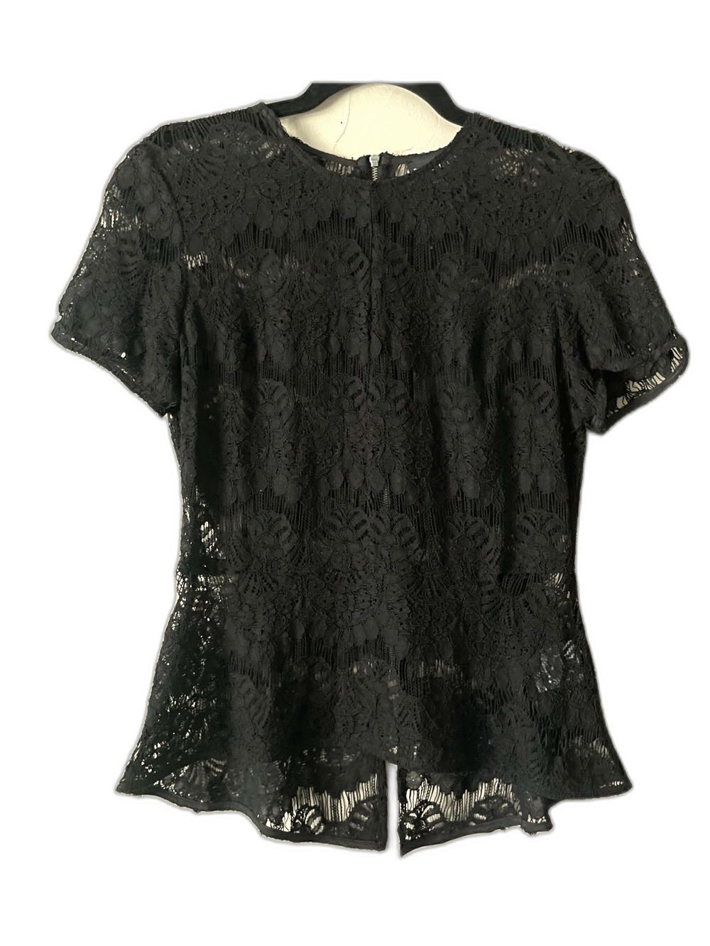 Stylestalker "Lay Me Down" black lace
Top peplum zip back. Cotton lace.Sz M